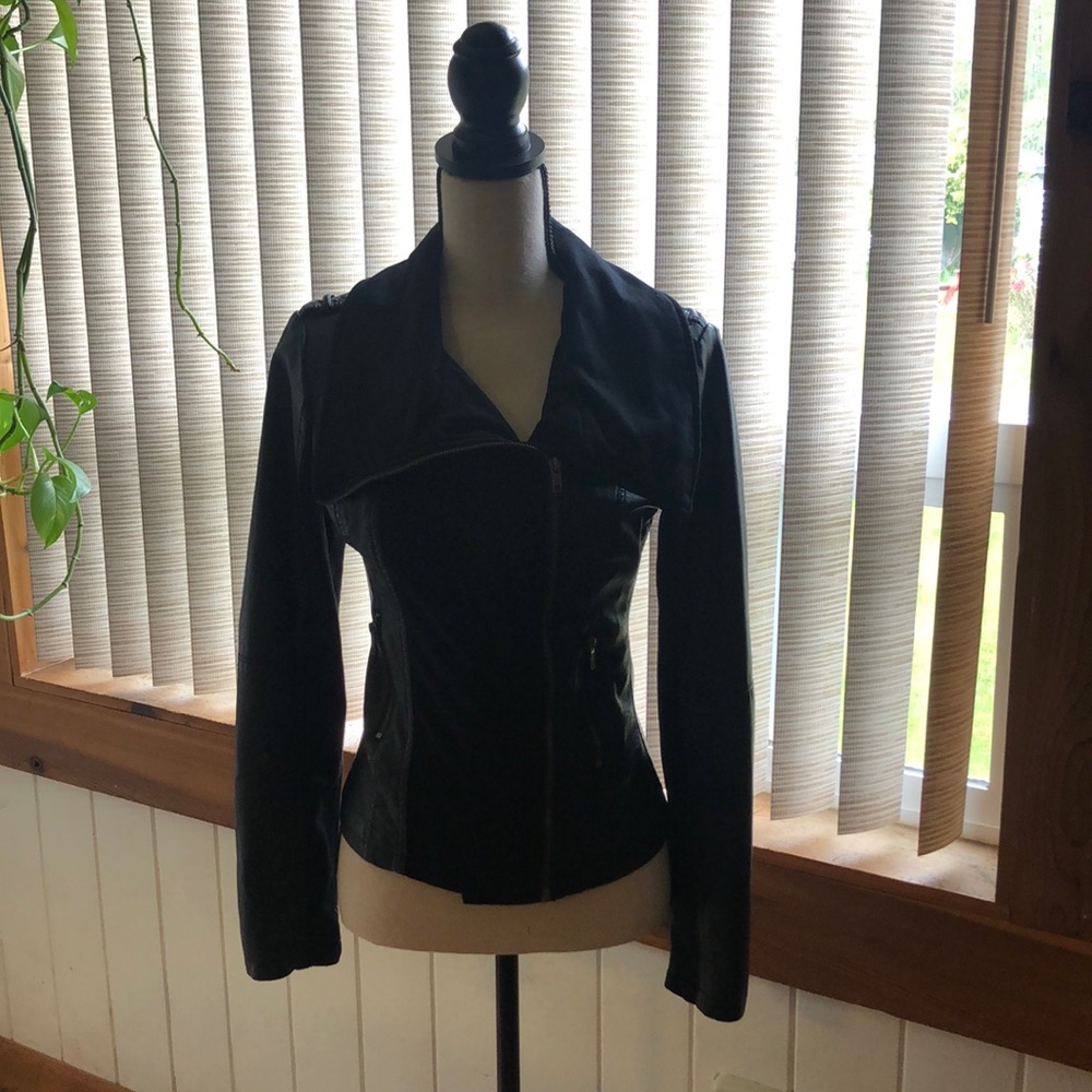 Faux leather jacket. Size small. Color black.